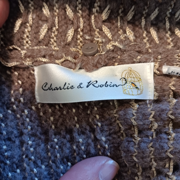 Snap front closure, v-neck cardigan sweater - Picture 9 of 10